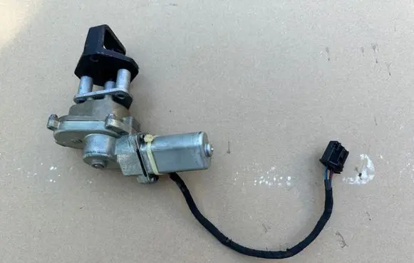 Volkswagen Multivan T5 Sliding door latching motor 7H0843765C