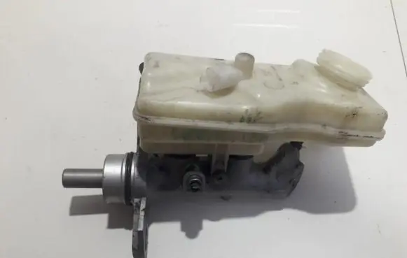 Renault Scenic II - Grand scenic II Master brake cylinder 32067111