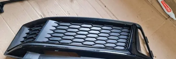 Front bumper lower grill