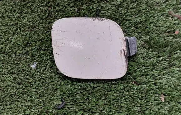 Toyota Prius (XW30) Front tow hook cap/cover 5212847010