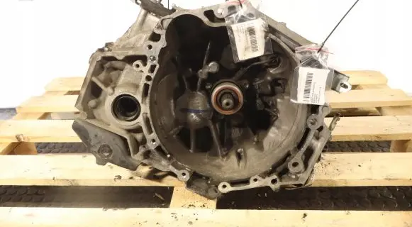 Toyota Yaris Manual 5 speed gearbox 31115-0D111