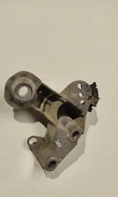 Volkswagen PASSAT B5 Engine mounting bracket 4B0199352B