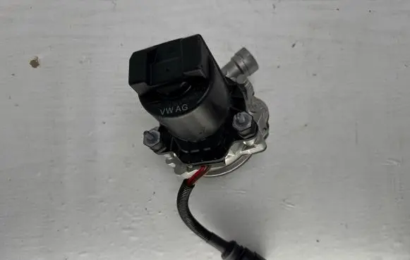 Volkswagen Touareg III Secondary air pump 06L959231 70363517 079207A