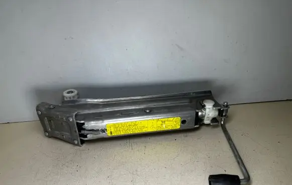 Audi A6 S6 C6 4F Lift Jack 4F0011031