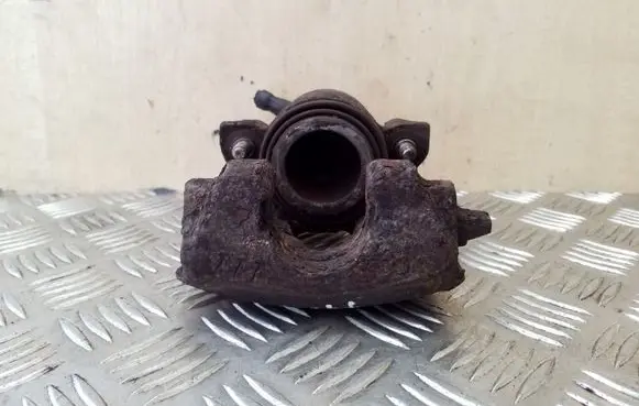 Volkswagen Golf IV Front brake caliper