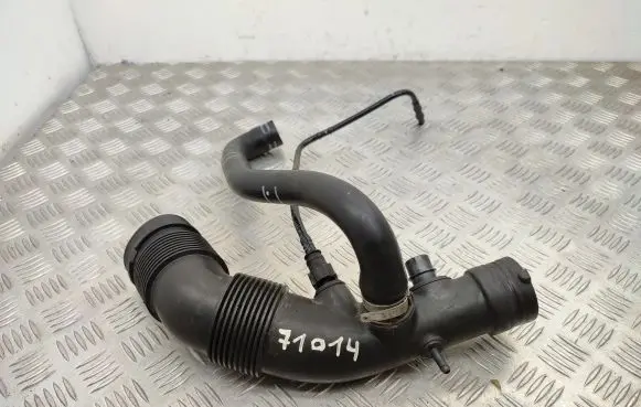 Fiat 500L Intercooler hose/pipe 51975049