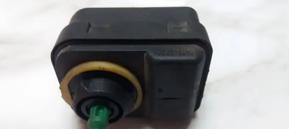 Volvo S80 Headlight level adjustment motor 