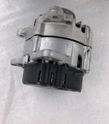 Volkswagen Polo VI Generator/alternator 0P3903023 324500050 2740704C