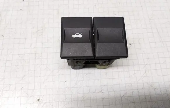 Ford Mondeo Mk III Tailgate opening switch 1S7T19B514AA