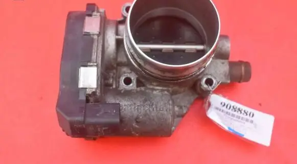 BMW 5 F10 F11 Throttle body valve 7588625