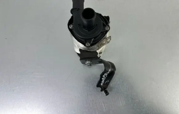 Volkswagen Tiguan Allspace Electric auxiliary coolant/water pump 3QF121599