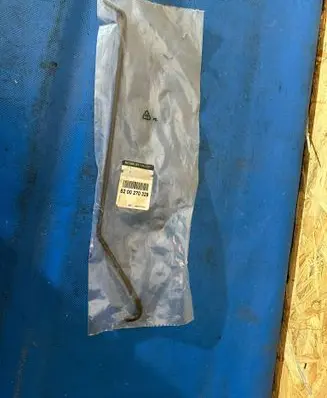 Renault Clio III Engine bonnet/hood prop rod/strut 8200270329