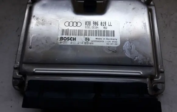 Audi A4 S4 B6 8E 8H Engine control unit/module 0281011214