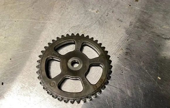 Volkswagen Caddy Oil pump 03F115121 03F115121B