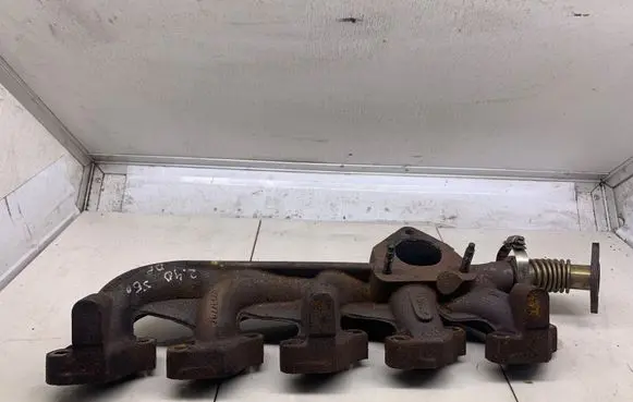 Volvo S60 Exhaust manifold 30637797