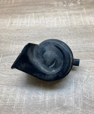 Nissan Navara D22 Horn signal CH2143 03881157