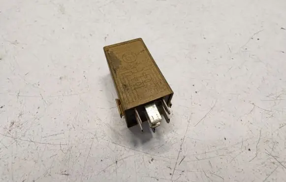 BMW 3 E36 Window wiper relay 61368384505 61368364501