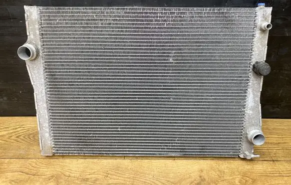BMW X5 E70 Coolant radiator 7533472