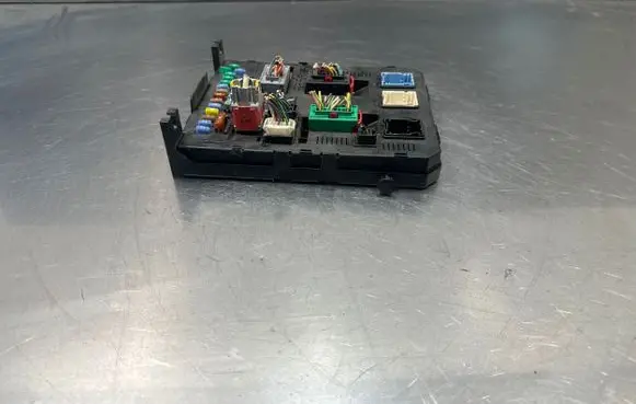 Citroen C5 Fuse module 9661940380 01210206 B2004H04