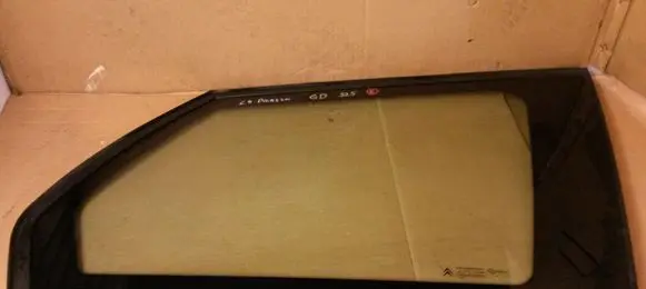 Citroen C4 Grand Picasso Rear side window as2