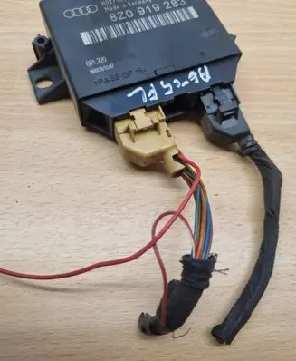 Audi A6 S6 C5 4B Parking PDC control unit/module 8Z0919283 H02SD08C86
