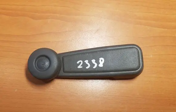 Opel Kadett E Rear door window winding handle 90186641