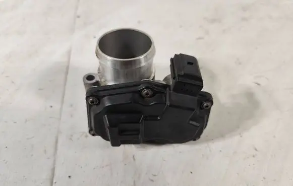 Ford Focus Electric throttle body valve 5098902