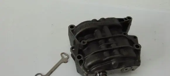 Mercedes-Benz E W211 Oil pump A6110100236