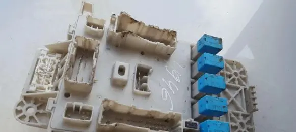 Toyota RAV 4 (XA20) Fuse box set 07404G02