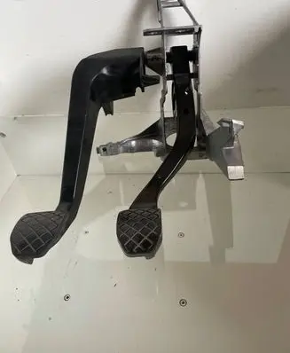 Audi A4 S4 B7 8E 8H Pedal assembly 8E1721117A