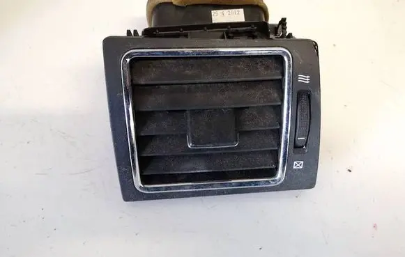 Toyota Avensis T270 Dash center air vent grill 5565005141 55650-05141