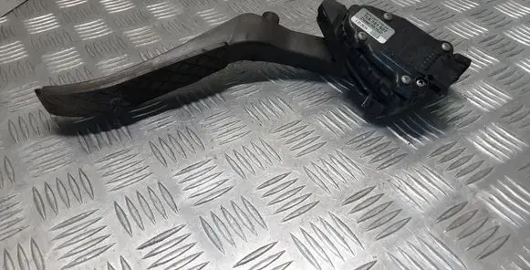 Volkswagen Touareg I Accelerator throttle pedal 7L6721507
