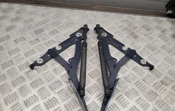 Audi A6 S6 C6 4F Tailgate/trunk/boot hinge 4F5827301D 4F5827302D