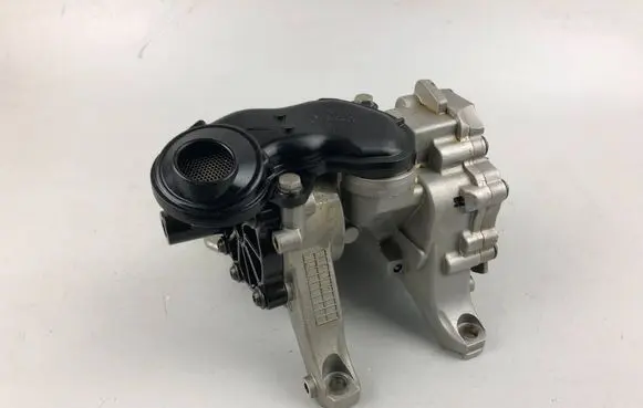 Mini Cooper Countryman F60 Oil pump 7624135 8513665