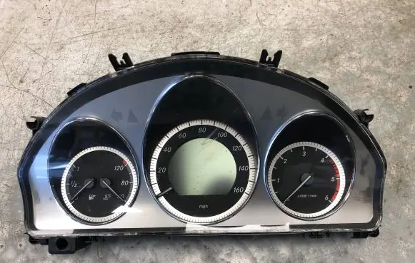 Mercedes-Benz C W204 Speedometer (instrument cluster) W2049004402