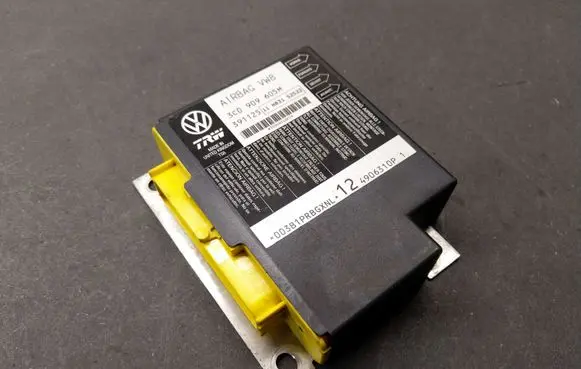 Volkswagen PASSAT B6 Airbag control unit/module 3C0909605M