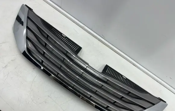 Toyota Sienna XL30 III Front grill 5310108040