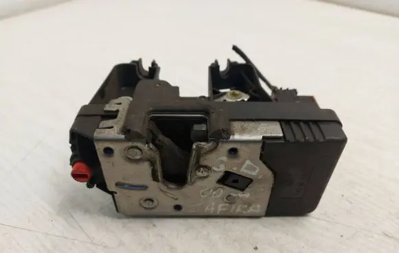Opel Zafira A Rear door lock 24414135
