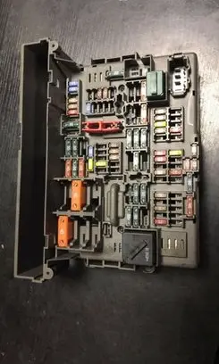 BMW 1 E81 E87 Fuse module 9119446