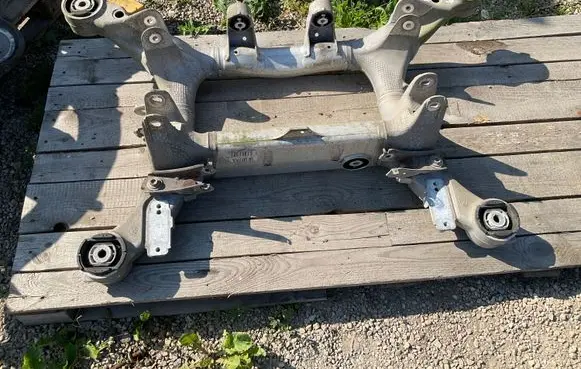 BMW 7 F01 F02 F03 F04 Rear axle beam 6794666
