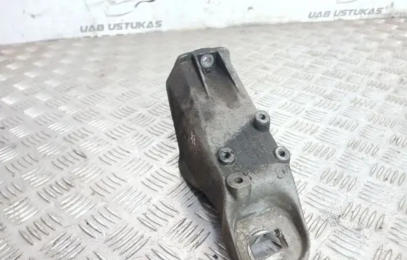 Audi A6 S6 C4 4A Engine mounting bracket 4A0199307