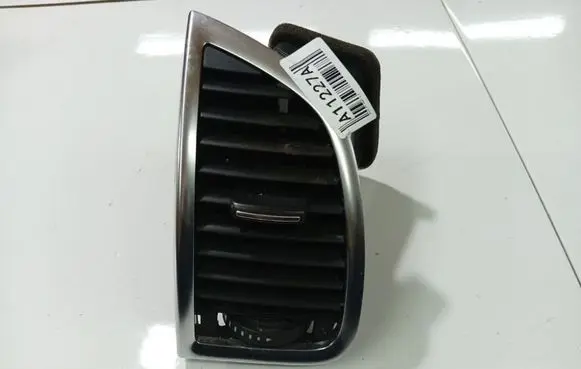 Audi Q7 4L Dash center air vent grill 4L0820901