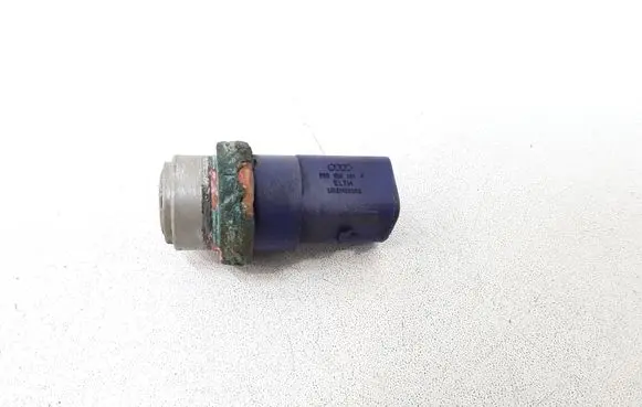 Volkswagen PASSAT B5.5 Coolant temperature sensor 8D0959681B