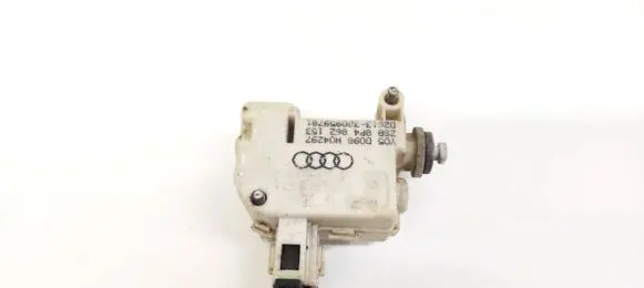 Audi A3 S3 8P Central locking motor 8P4862153 3B0959781