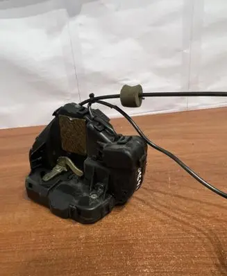 Mercedes-Benz E W211 Tailgate/trunk/boot lock/catch/latch 2117300635 D1648