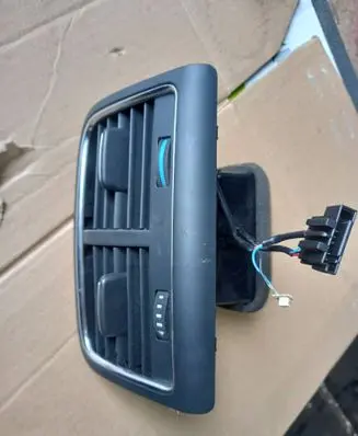 Audi A4 S4 B8 8K Rear air vent grill 8K0819203E