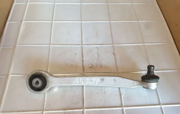 Front lower control arm/wishbone
