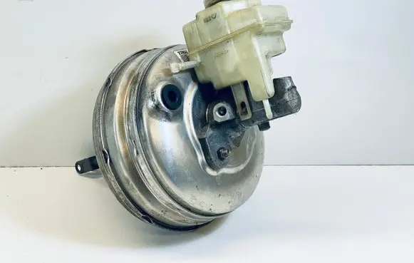 BMW 7 E65 E66 Brake booster 6753817
