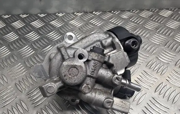 BMW 3 F30 F35 F31 Fuel injection high pressure pump 8511626 0445010588 140622