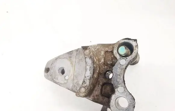 Honda Civic Engine mounting bracket 